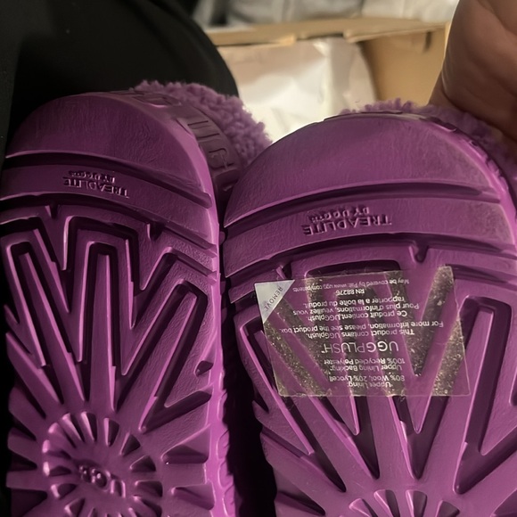 Ugg W Fluffita Slides - Picture 12 of 14